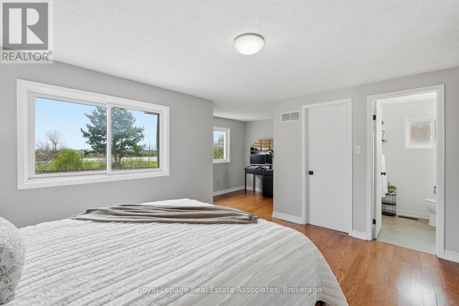 8 SPARROW COURT - 21