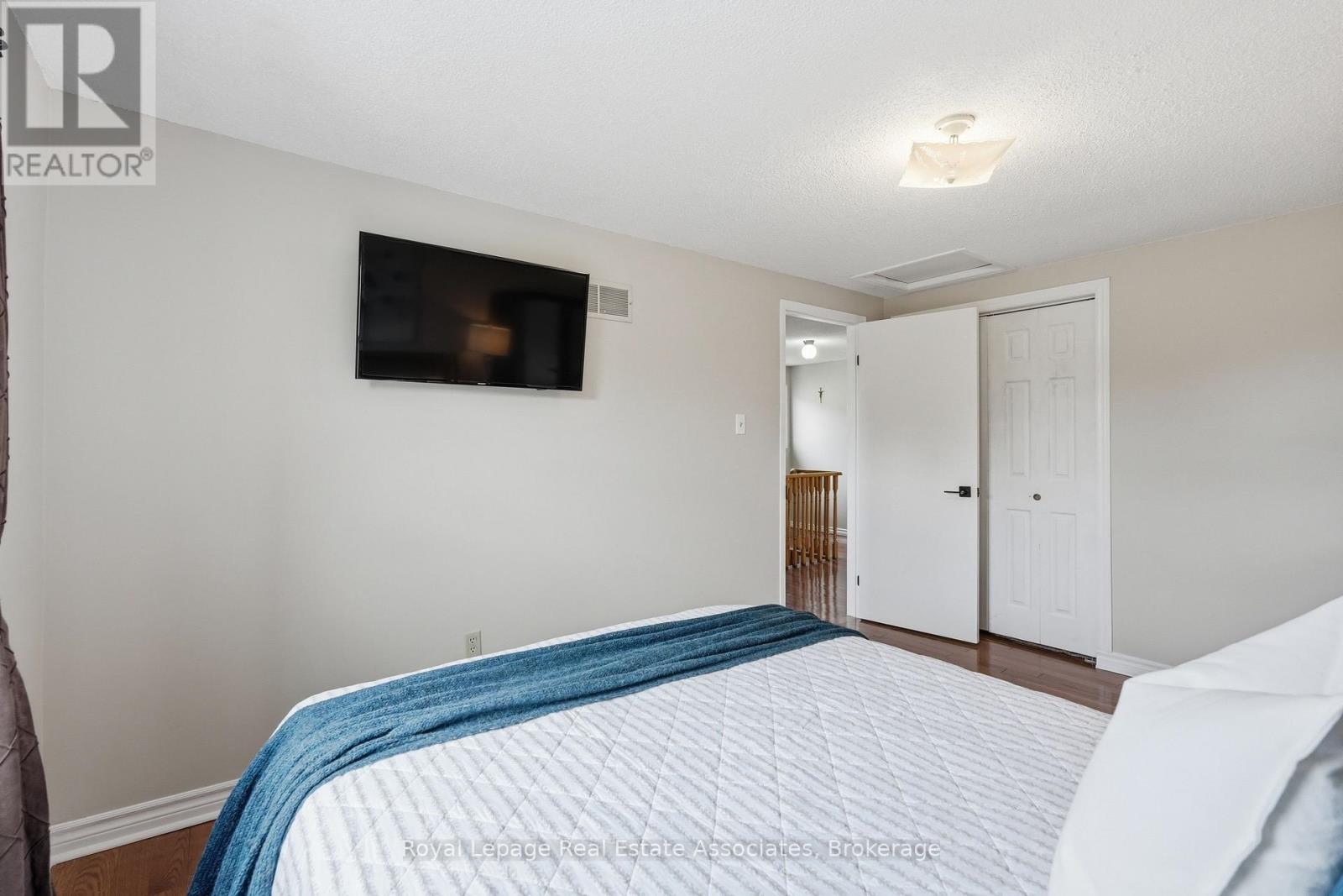 8 SPARROW COURT - 26