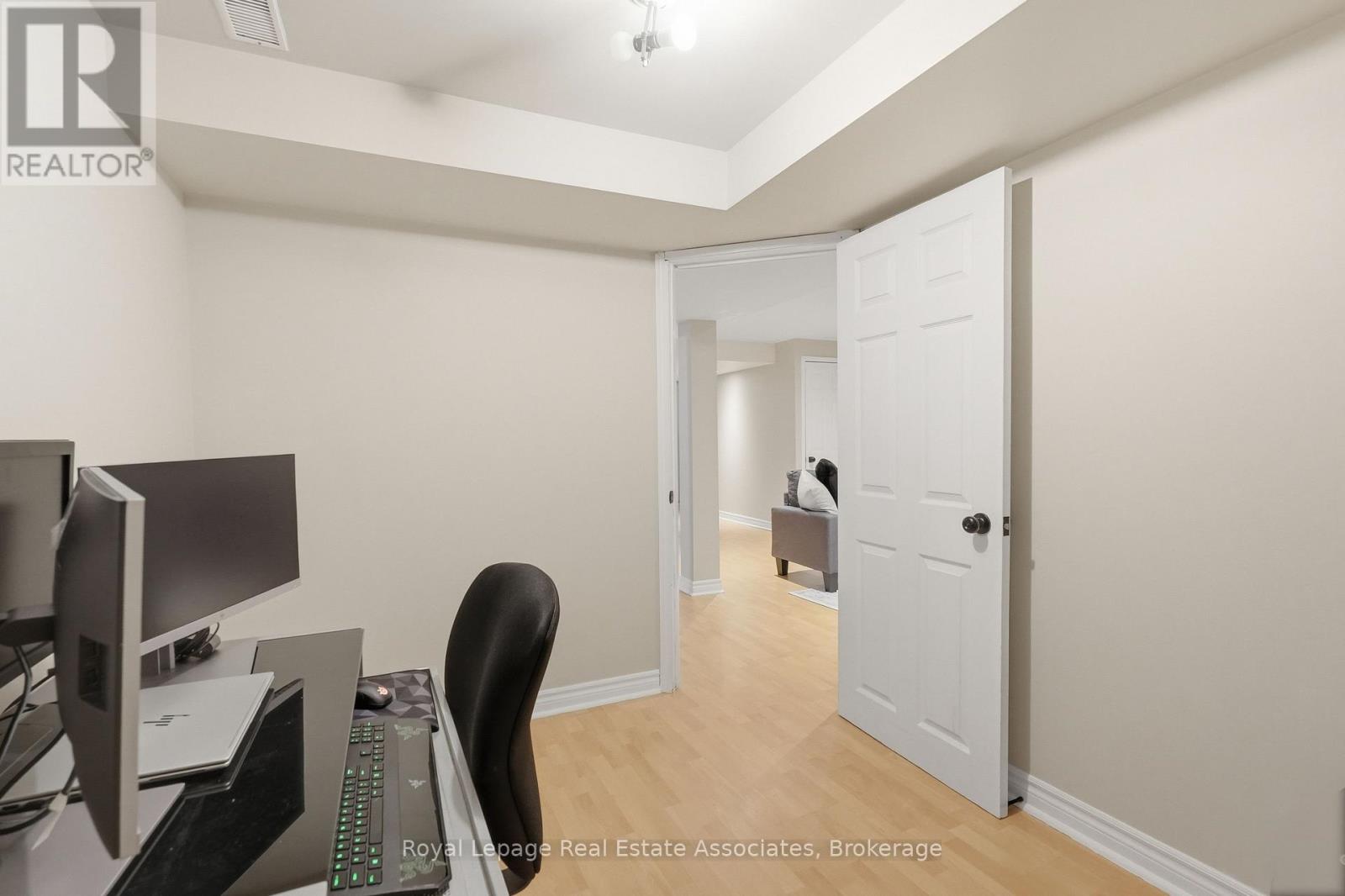 8 SPARROW COURT - 36