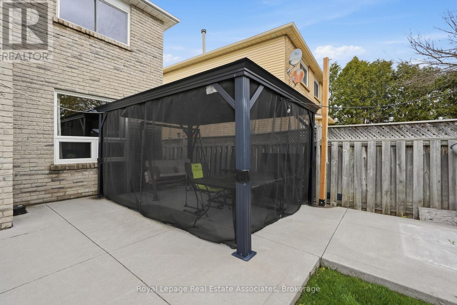 8 SPARROW COURT - 41