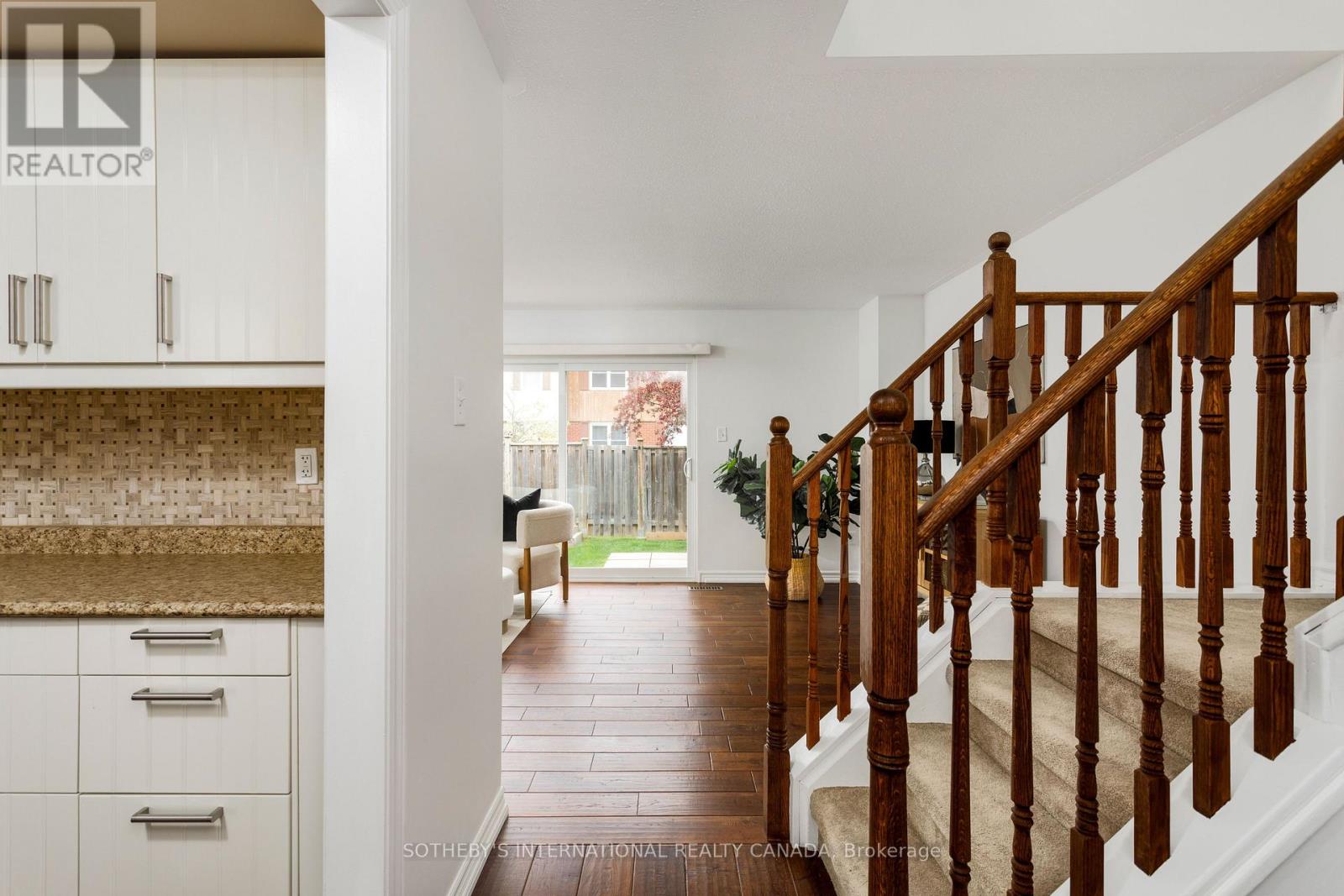 #62 2825 GANANOQUE DRIVE - 12