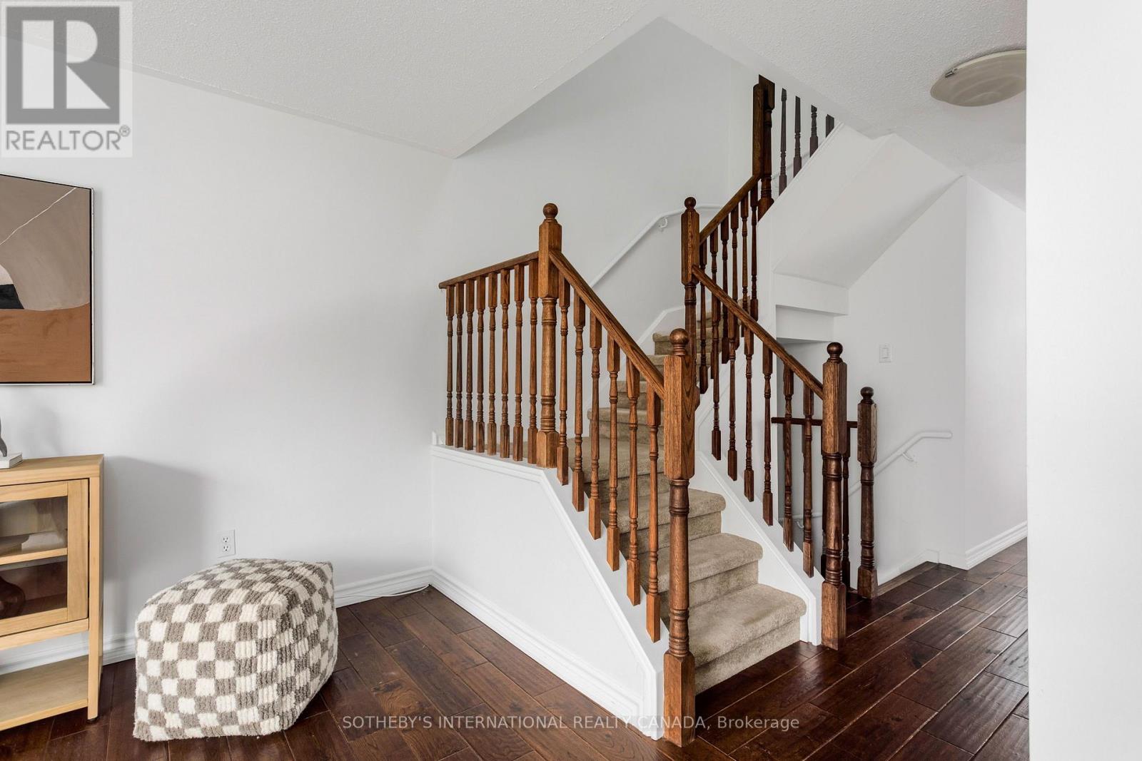 #62 2825 GANANOQUE DRIVE - 16