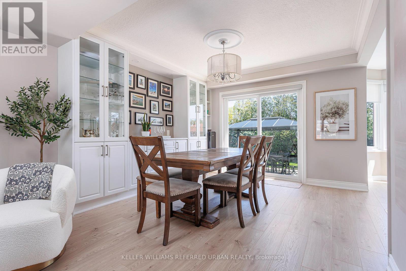 8 MARKWOOD CRESCENT - 10