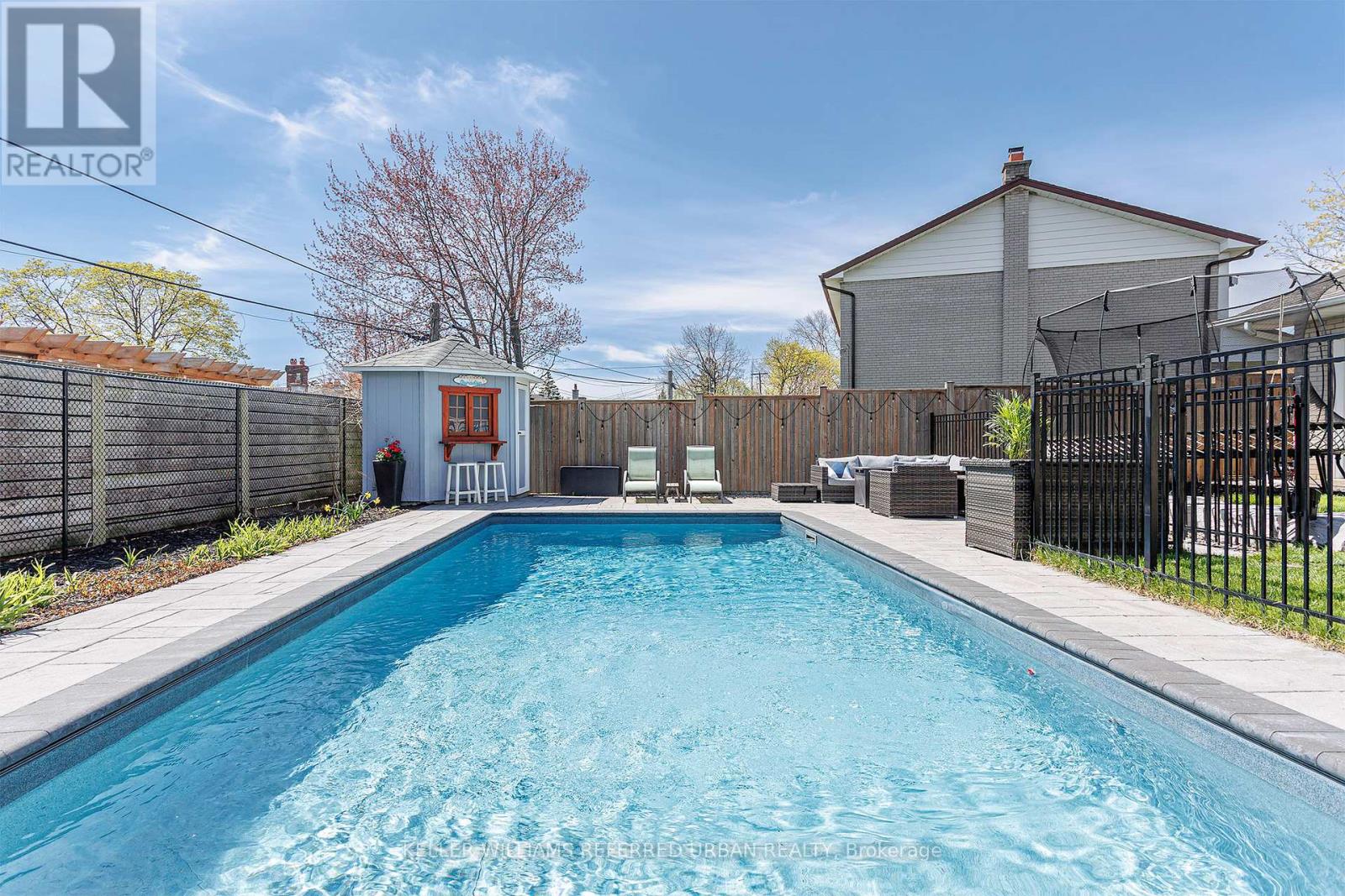 8 MARKWOOD CRESCENT - 34