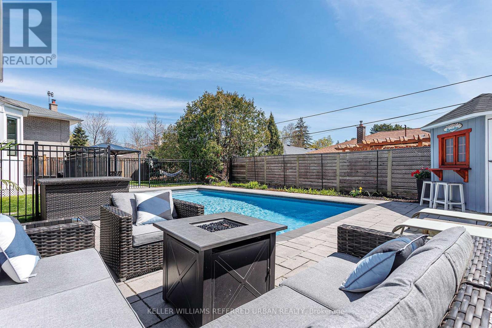 8 MARKWOOD CRESCENT - 35