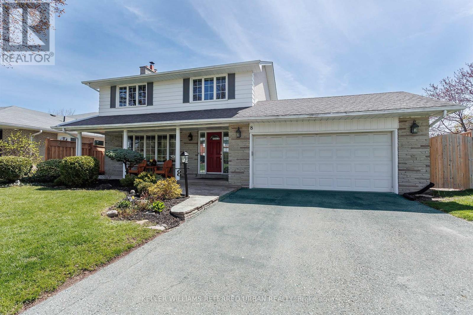 8 MARKWOOD CRESCENT - 45