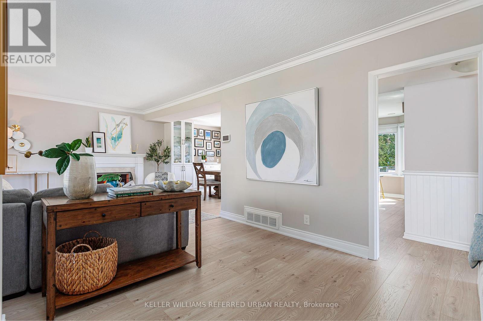 8 MARKWOOD CRESCENT - 6