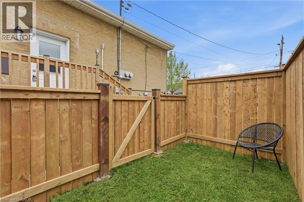 38 DUNKIRK Drive Unit# B, Hamilton, Ontario, L8K4X1 — Photo 10