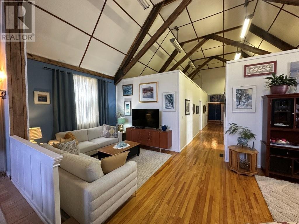 19 White Boulevard - 16
