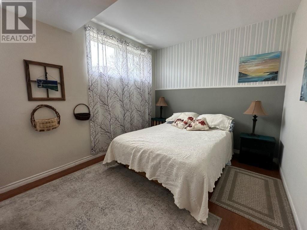 19 White Boulevard - 35