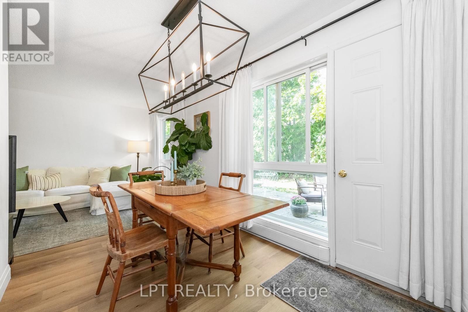 #7J 2080 OGILVIE ROAD - 11