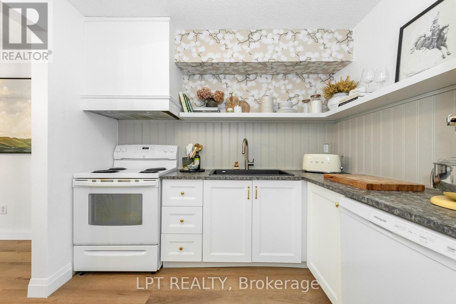 #7J 2080 OGILVIE ROAD - 15