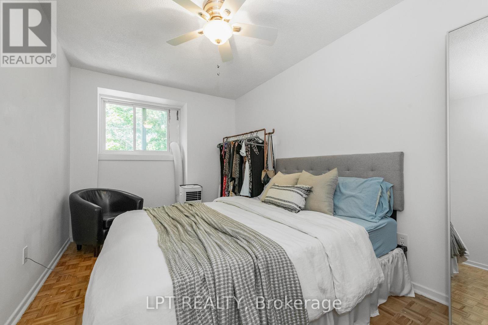 #7J 2080 OGILVIE ROAD - 22