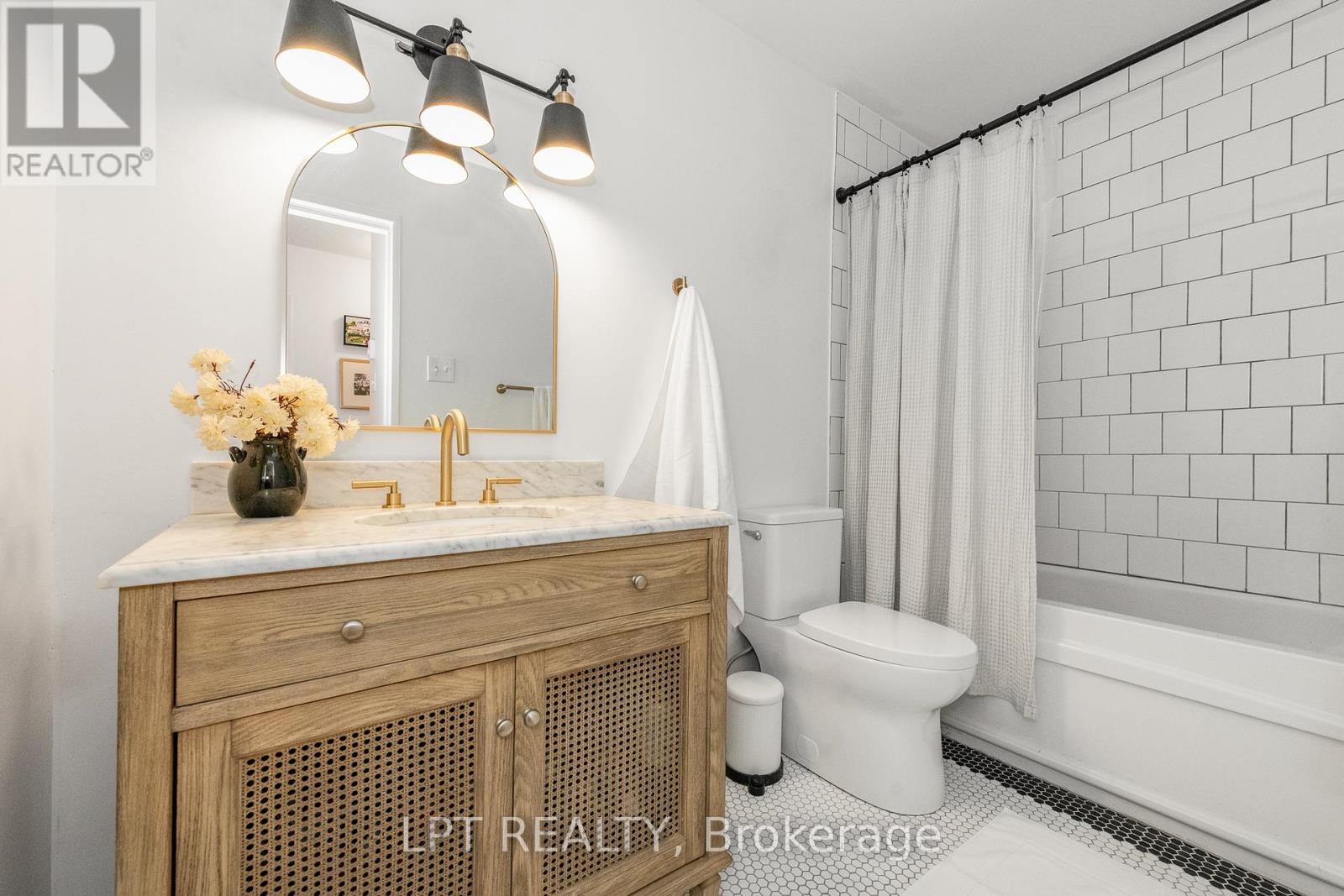 #7J 2080 OGILVIE ROAD - 27
