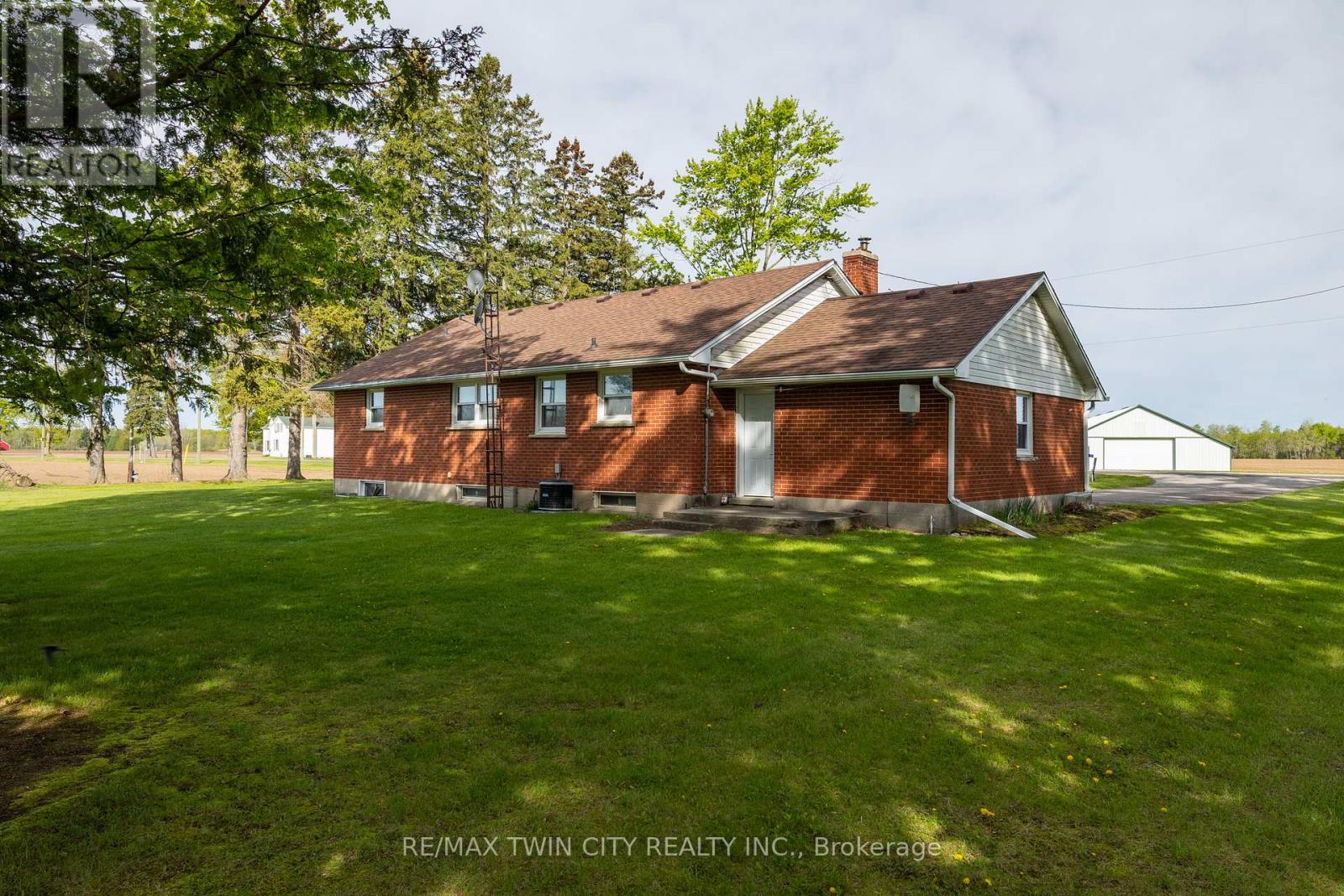 522 ELLIS AVENUE - 5