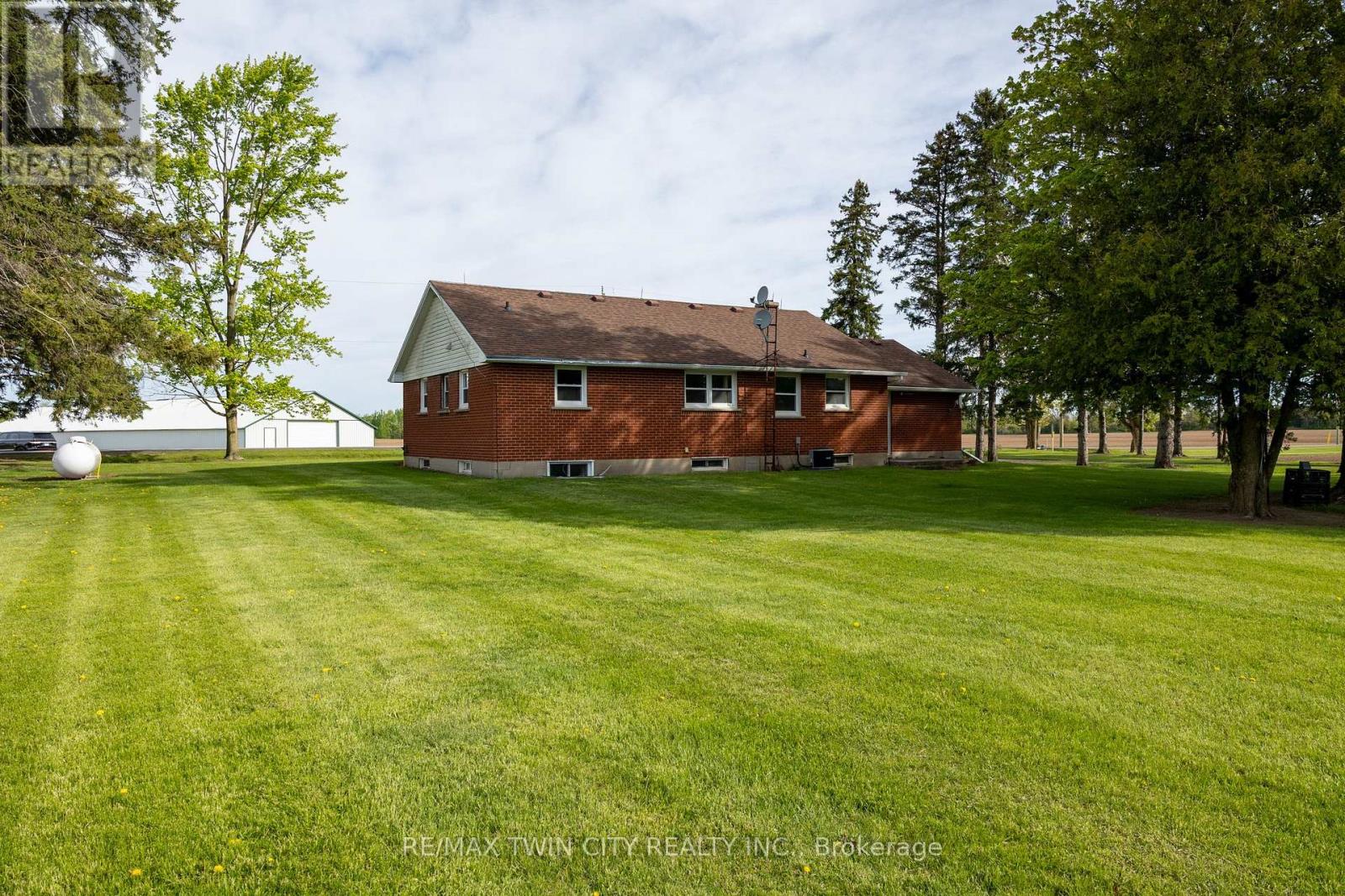 522 ELLIS AVENUE - 7