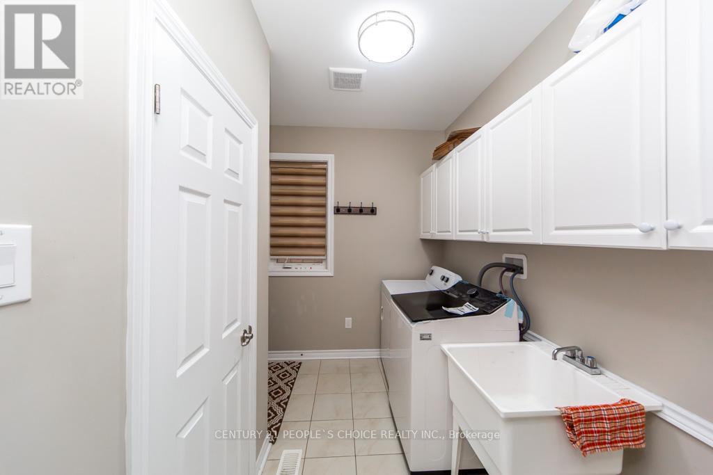 374 BEGONIA GARDENS - 18