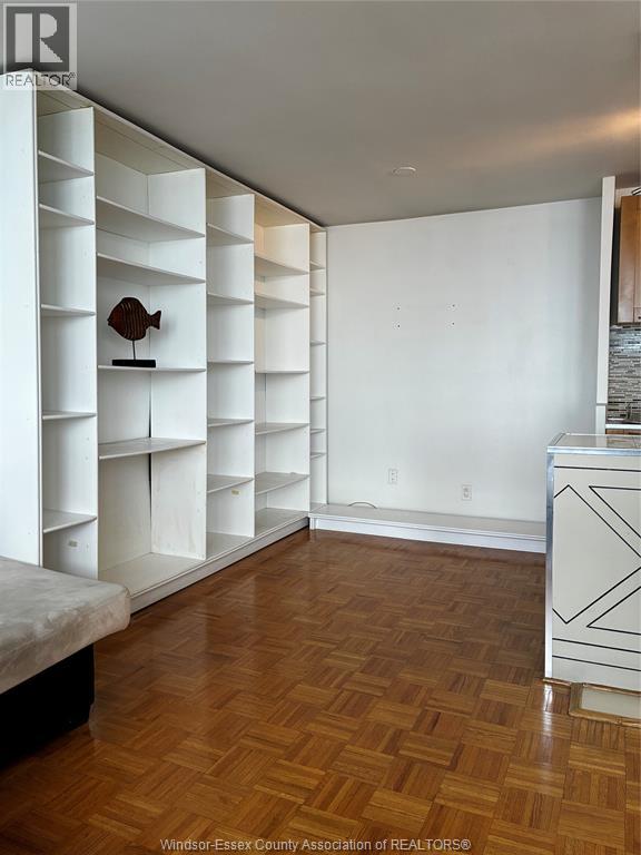 #1412 111 Riverside DRIVE East - 21