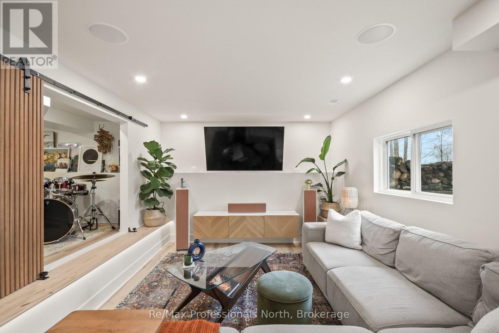 69 YONGE STREET S - 25