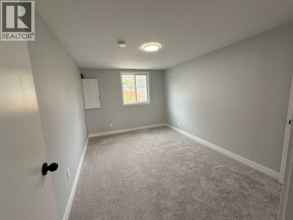727 8 Street S - 20