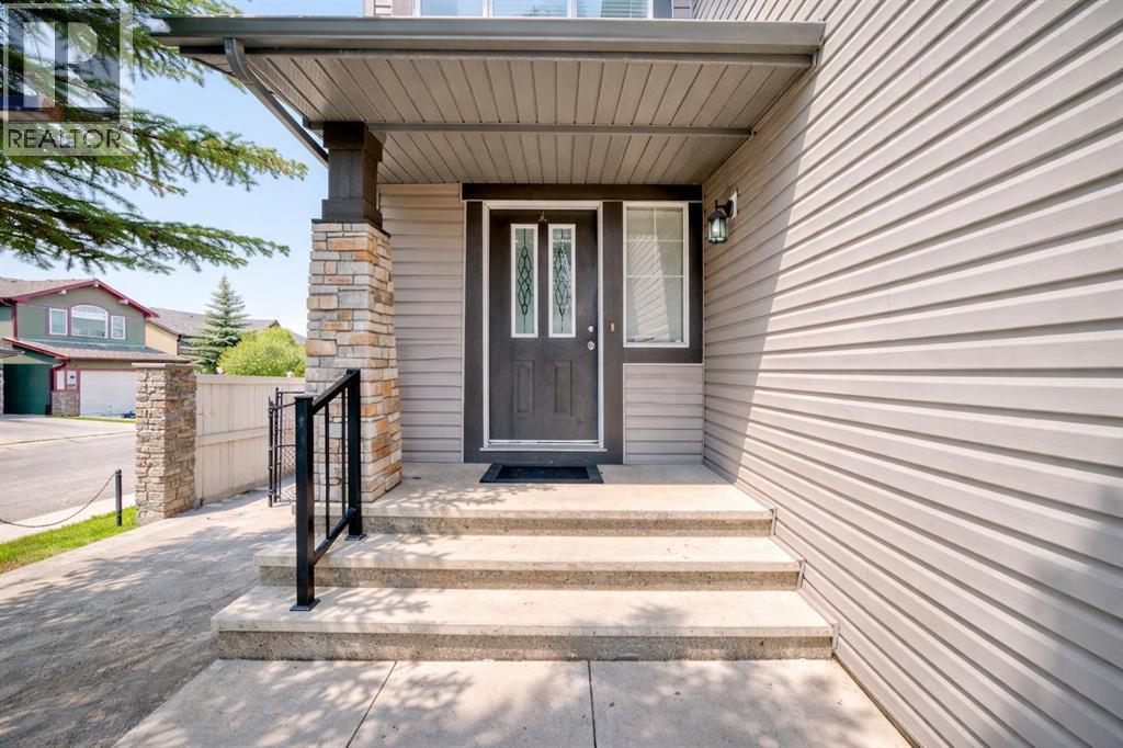 104 Panamount Terrace NW - Image 2