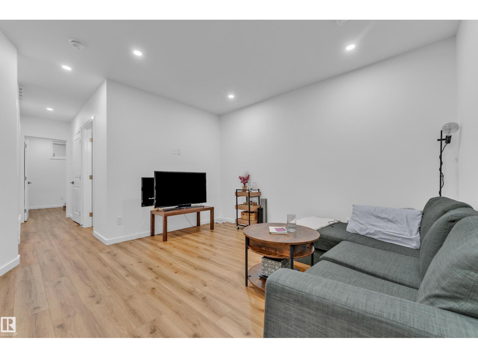 17319 2 ST NW NE - 33