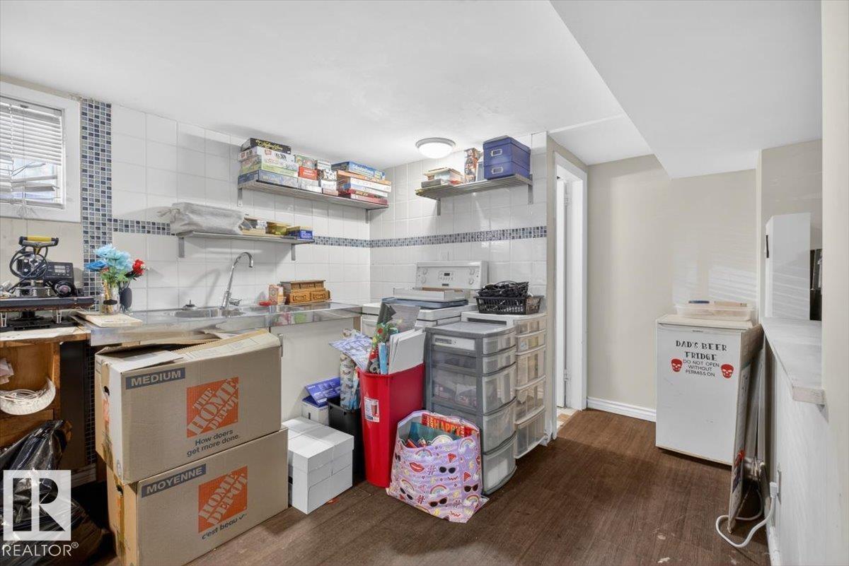 11813 39 ST NW - 38