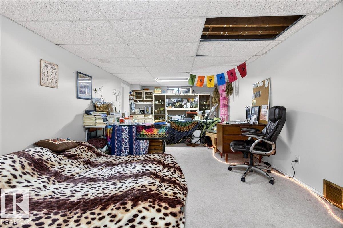 4212 105 AV NW, Edmonton