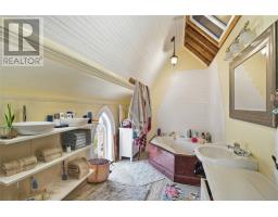 2 Anglican Church Road thumbnail 9