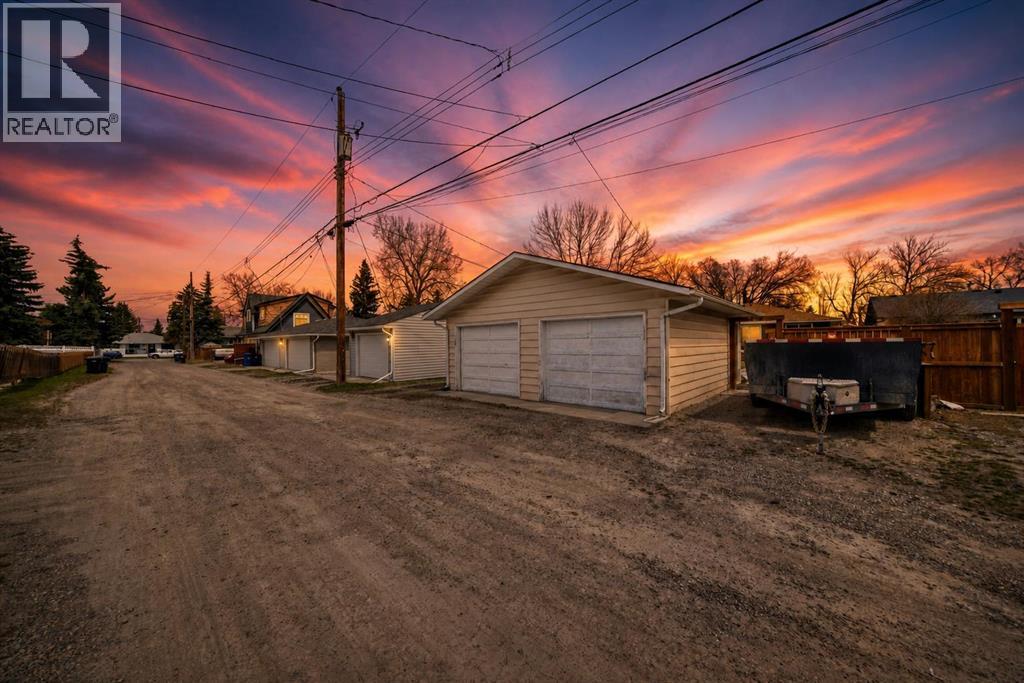 417 37 Street SW - 29