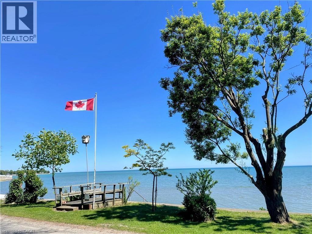 1323 LAKESHORE Road - 10