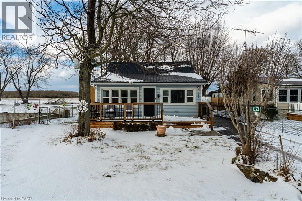 1323 LAKESHORE Road - 12