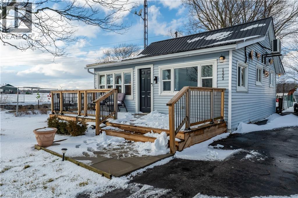 1323 LAKESHORE Road - 16