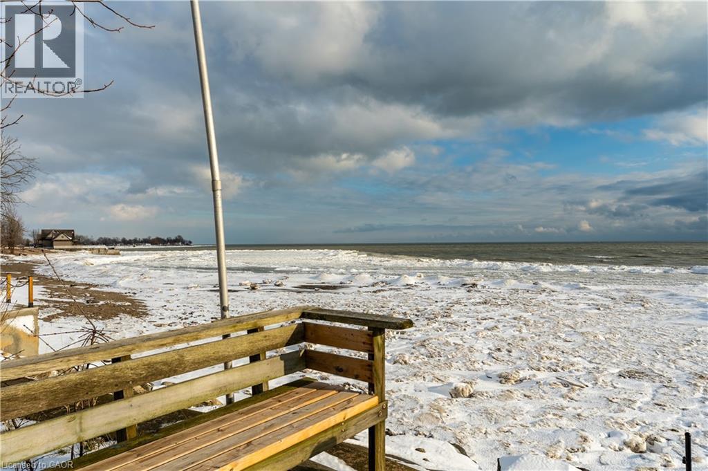 1323 LAKESHORE Road - 18