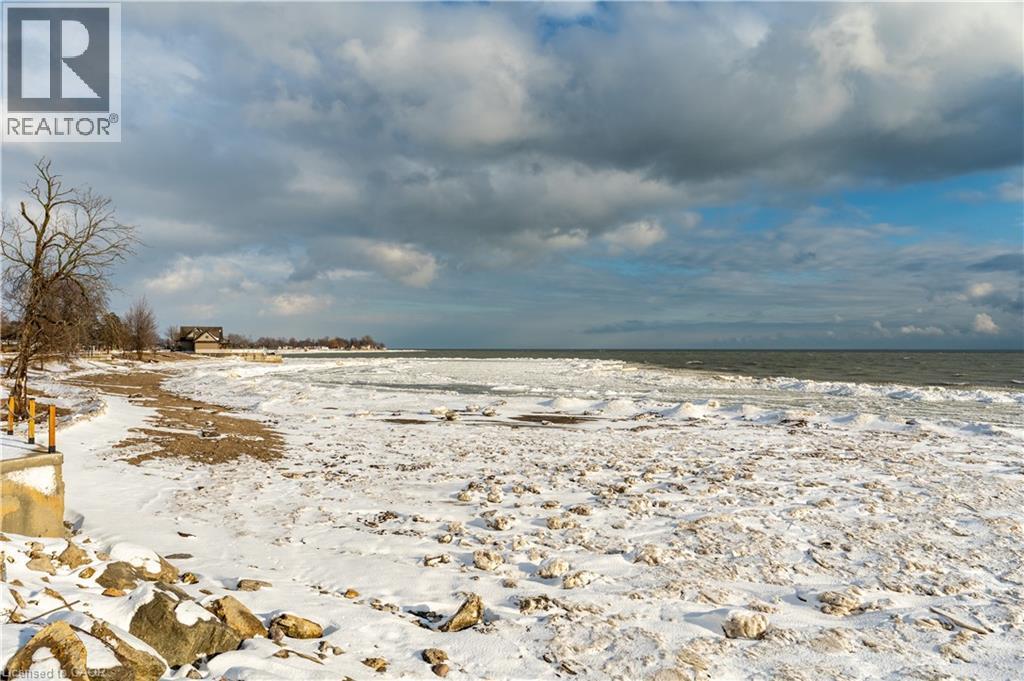 1323 LAKESHORE Road - 19