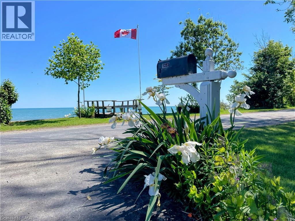 1323 LAKESHORE Road - 2