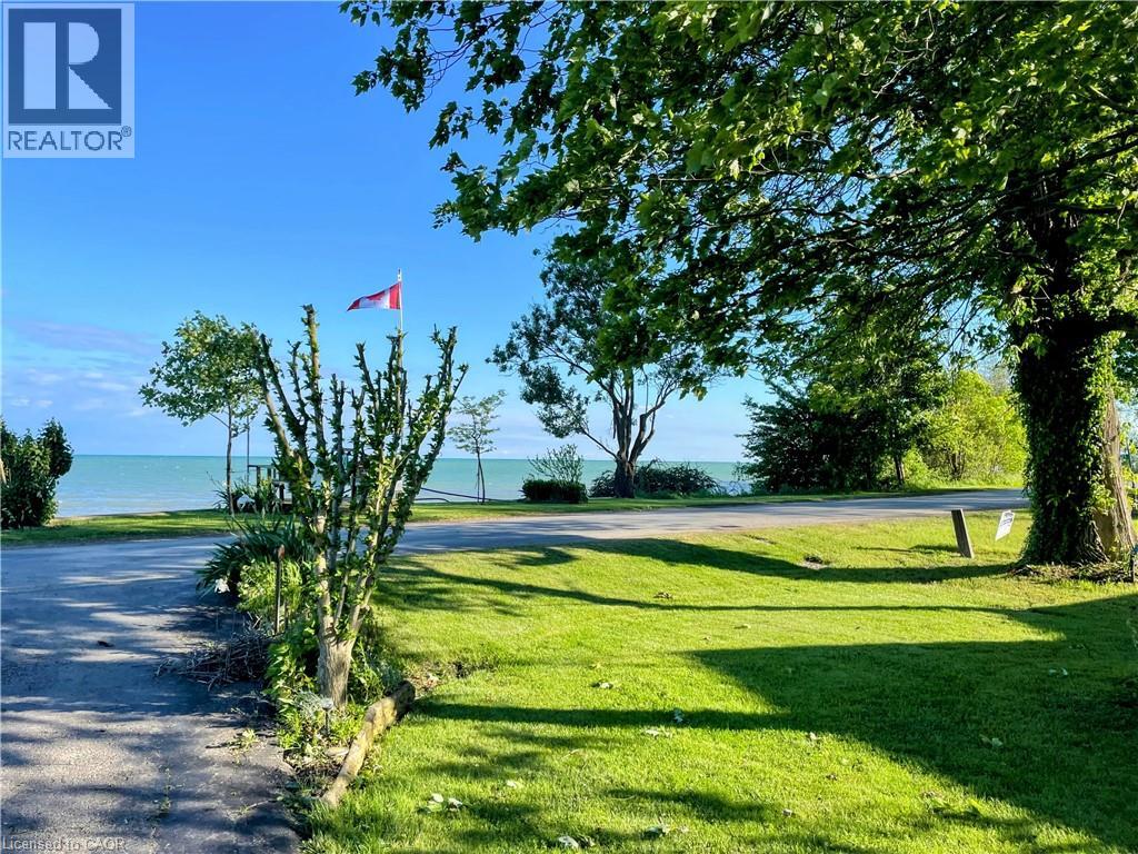 1323 LAKESHORE Road - 3