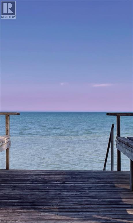 1323 LAKESHORE Road - 4