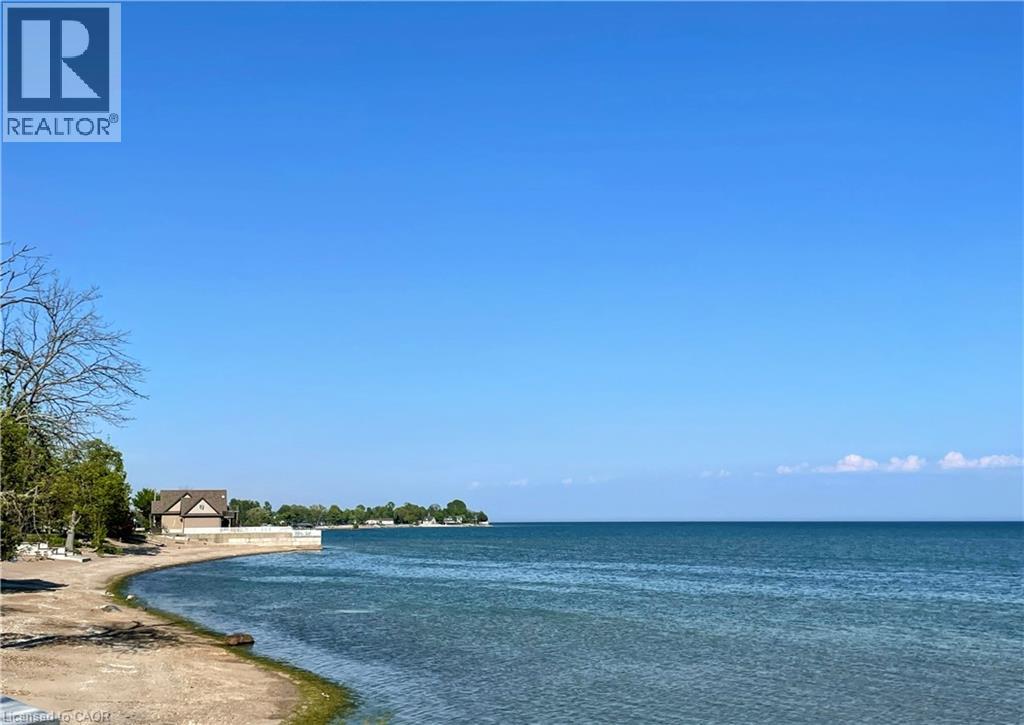 1323 LAKESHORE Road - 6