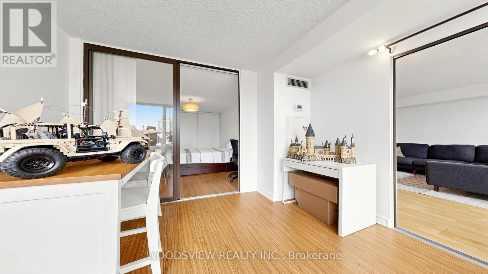 #1911 45 CARLTON STREET - 13