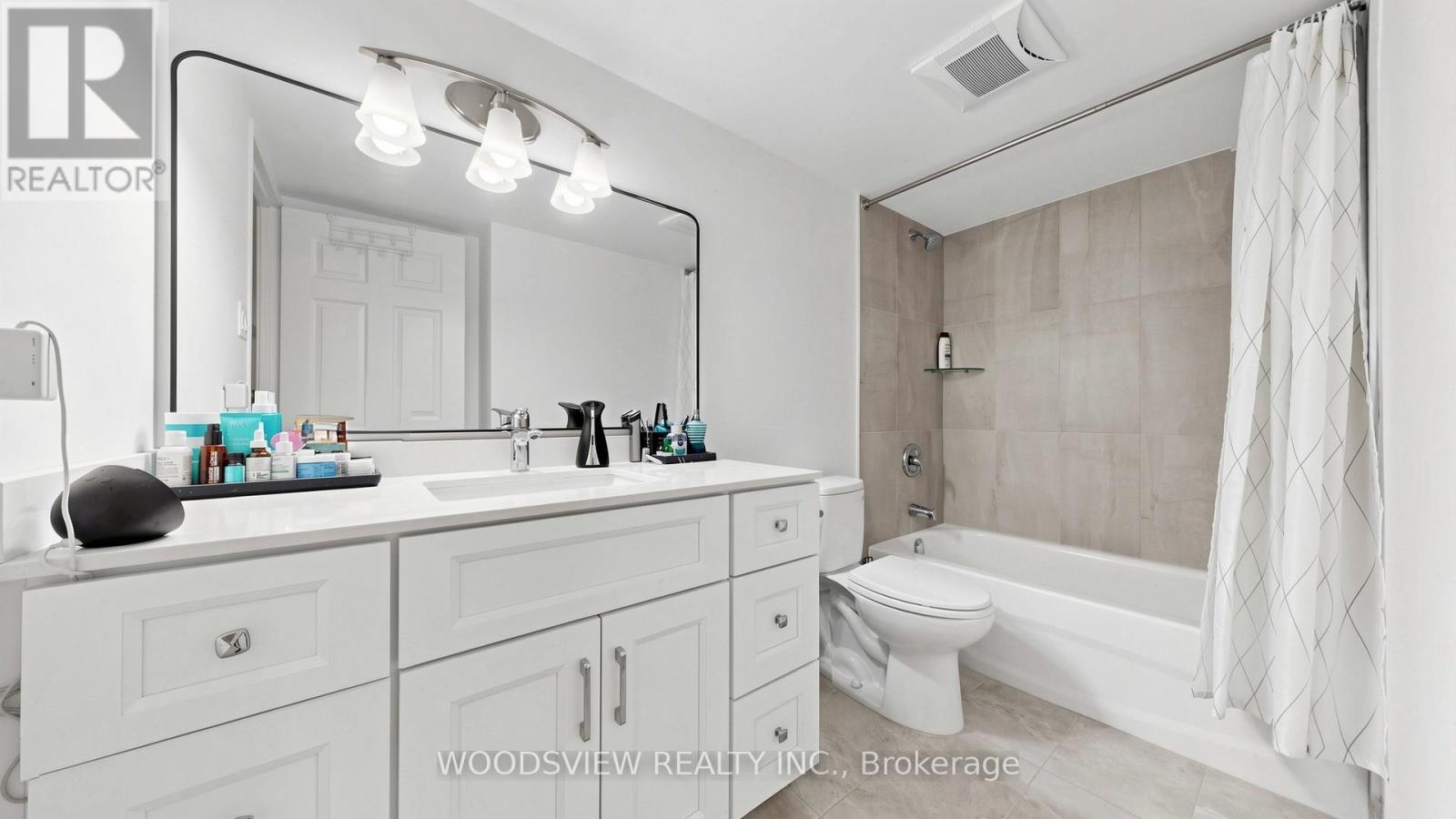 #1911 45 CARLTON STREET - 18