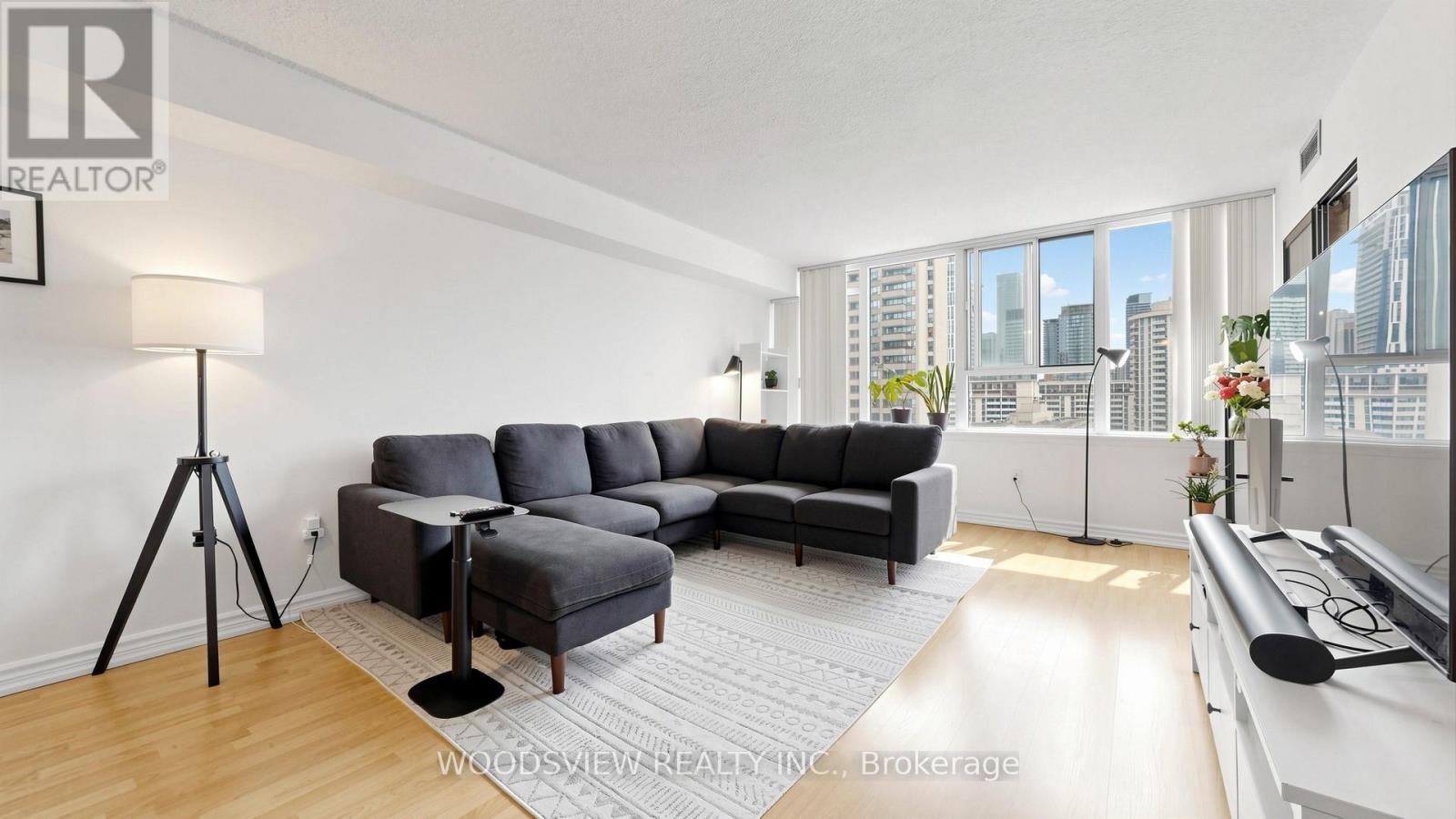#1911 45 CARLTON STREET - 6
