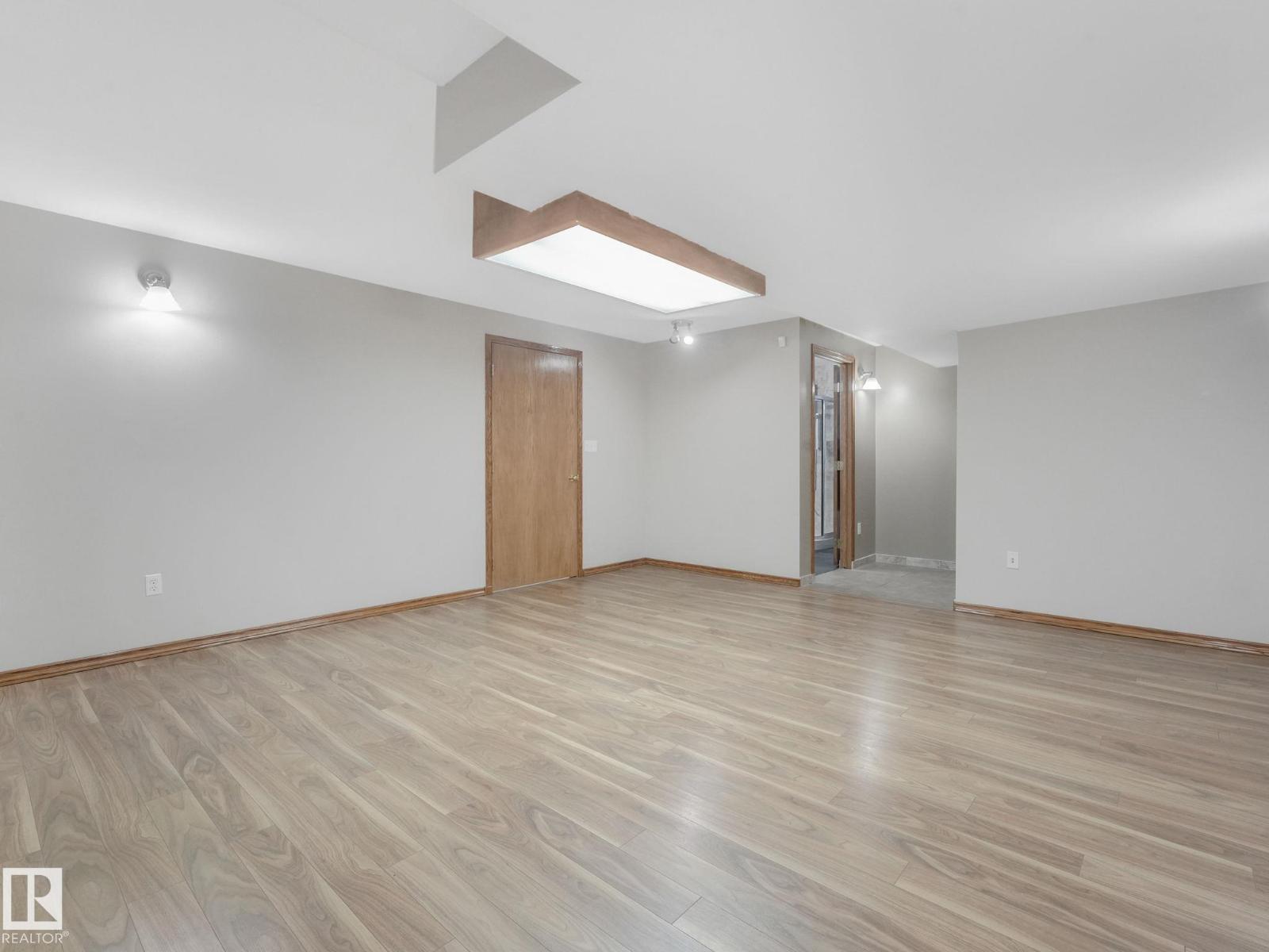 11704 11 AV NW - 29