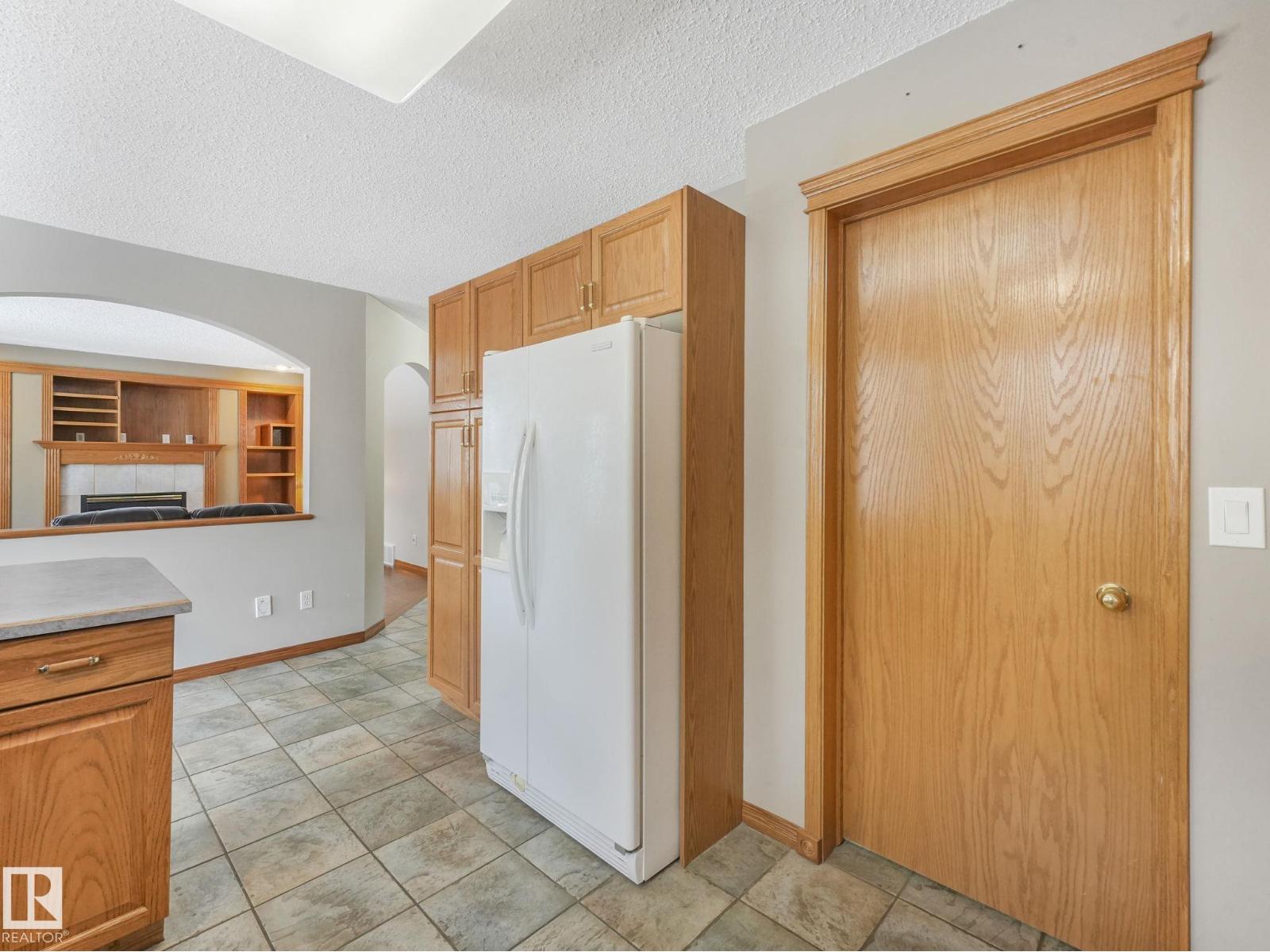 11704 11 AV NW - 9