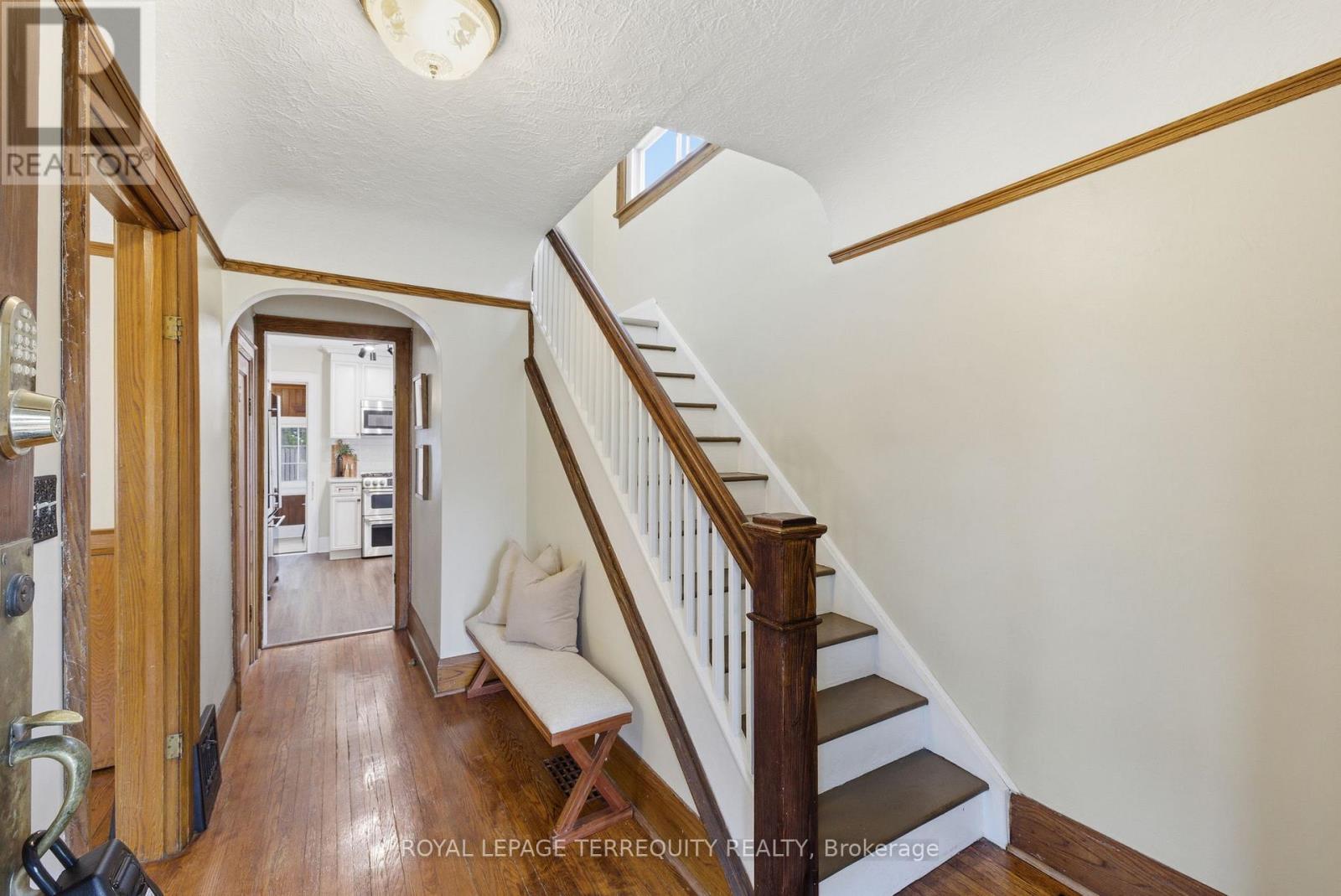 253 OSHAWA BOULEVARD S - 10