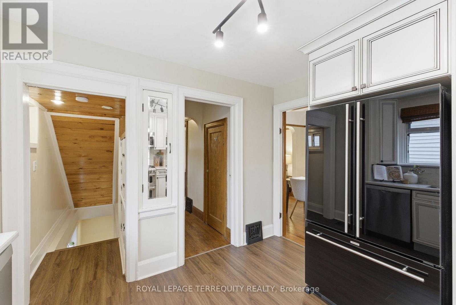 253 OSHAWA BOULEVARD S - 22
