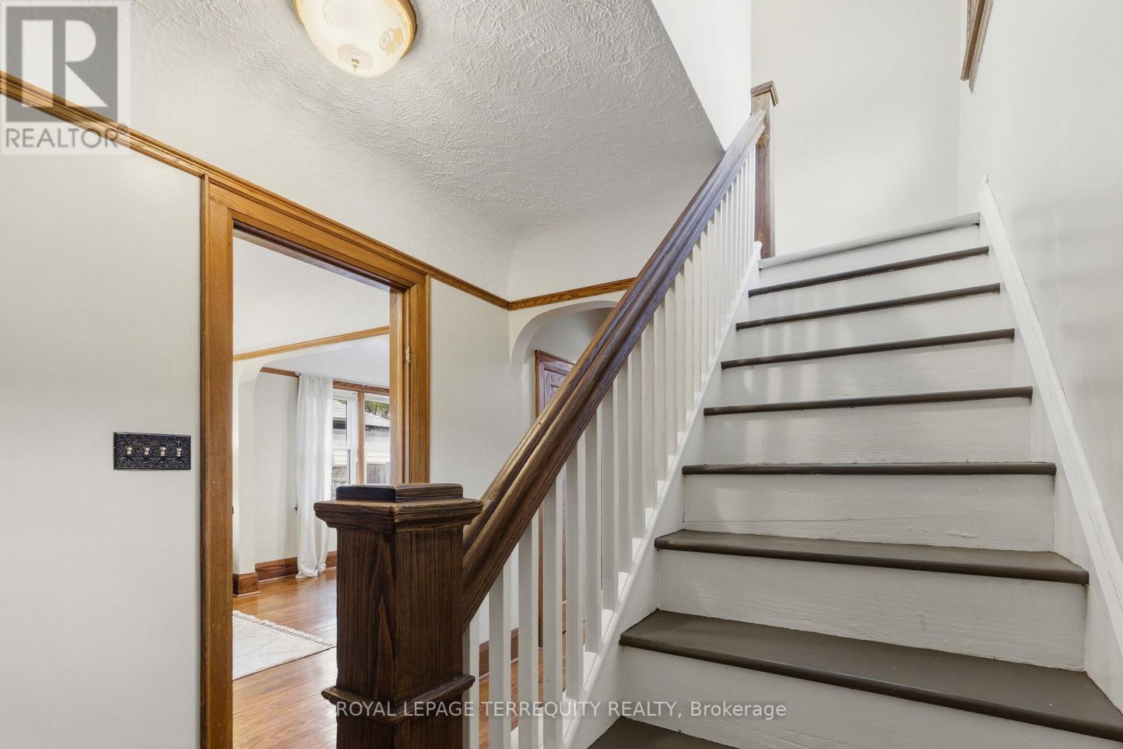 253 OSHAWA BOULEVARD S - 28