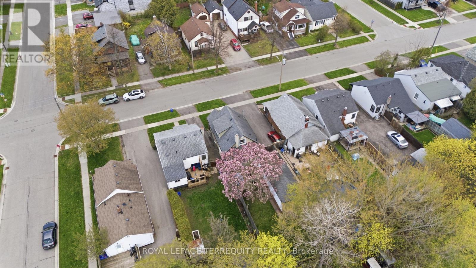 253 OSHAWA BOULEVARD S - 5