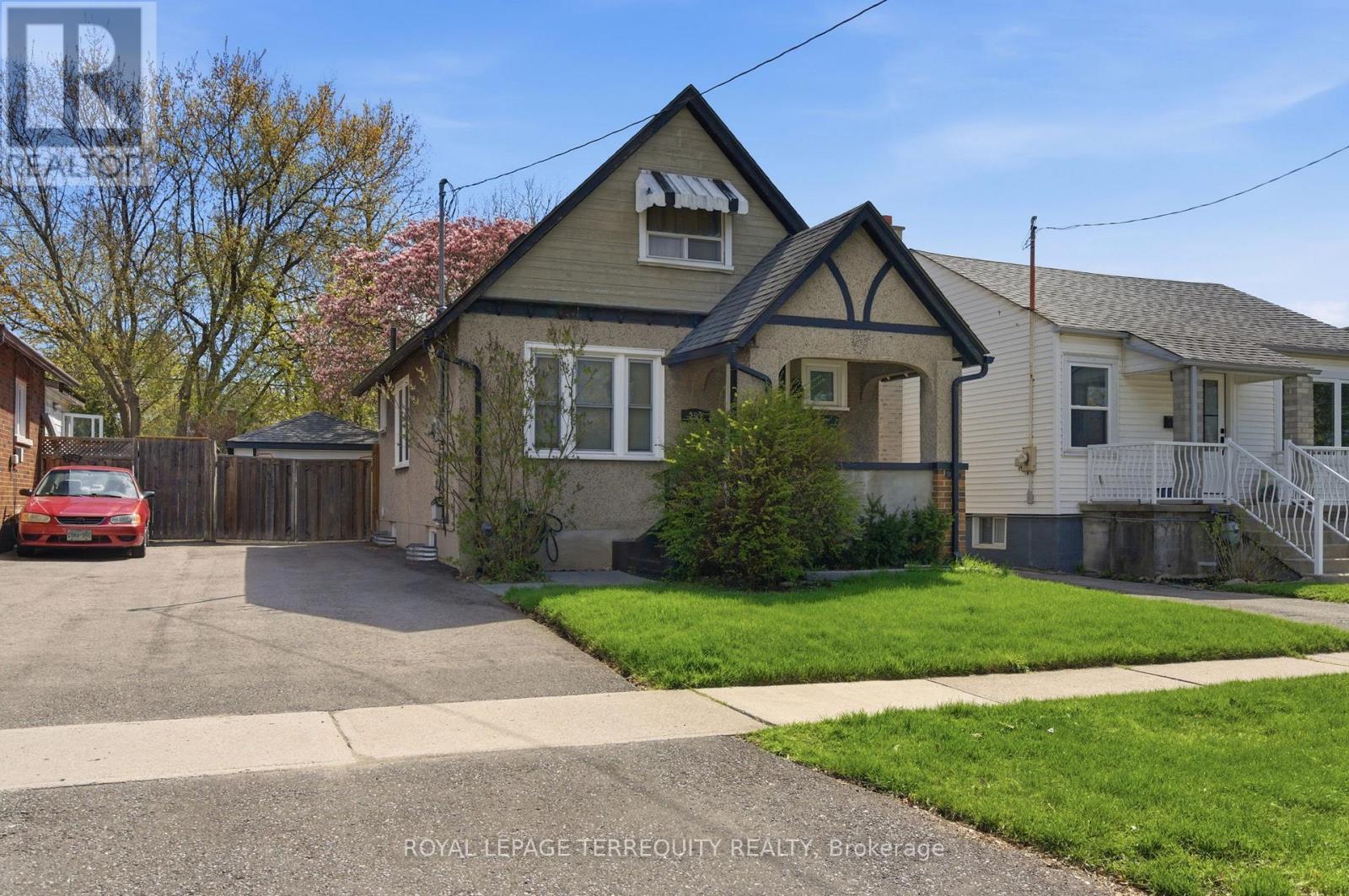253 OSHAWA BOULEVARD S - 6