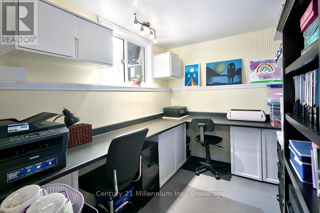 15 BRILLINGER DRIVE - 23